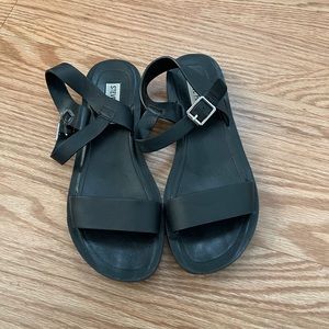 Steve Madden Black League Quarter Strap Sandals